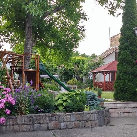 Szekely Vendeghaz Hotel Естергом Екстериор снимка