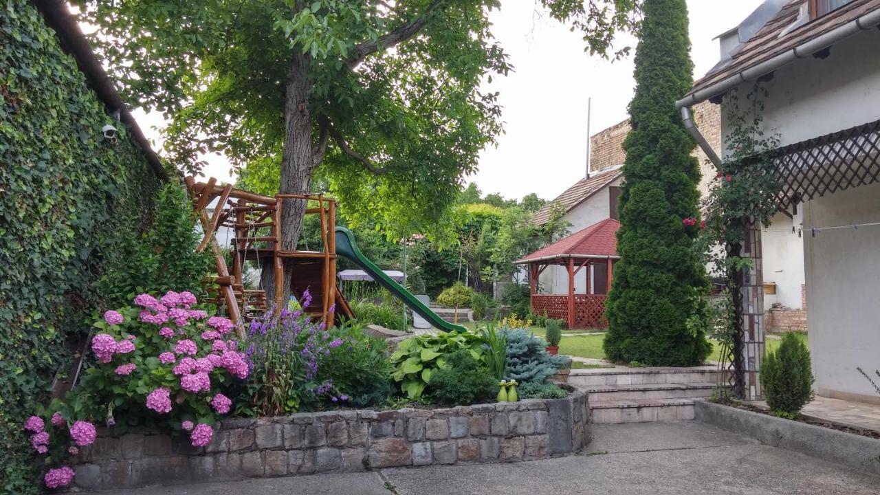 Szekely Vendeghaz Hotel Естергом Екстериор снимка