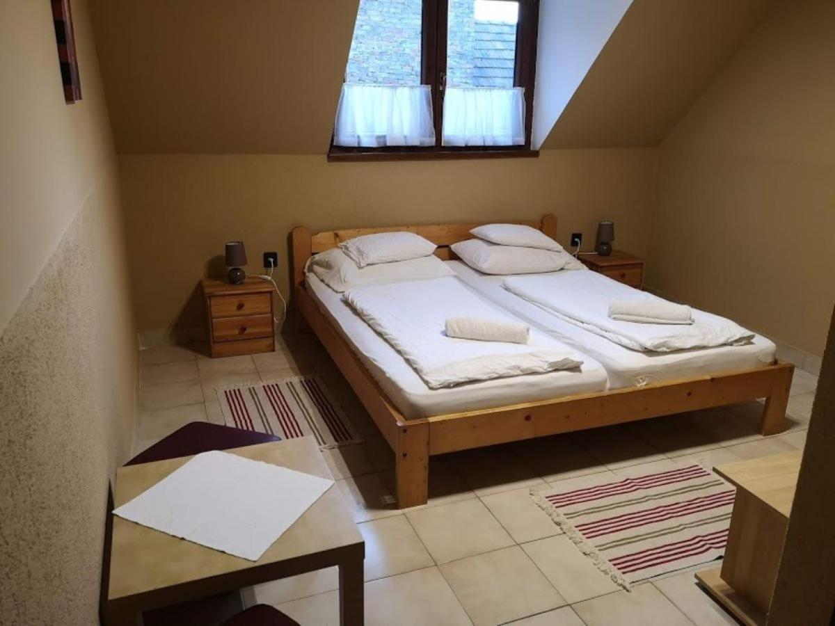Szekely Vendeghaz Hotel Естергом Екстериор снимка