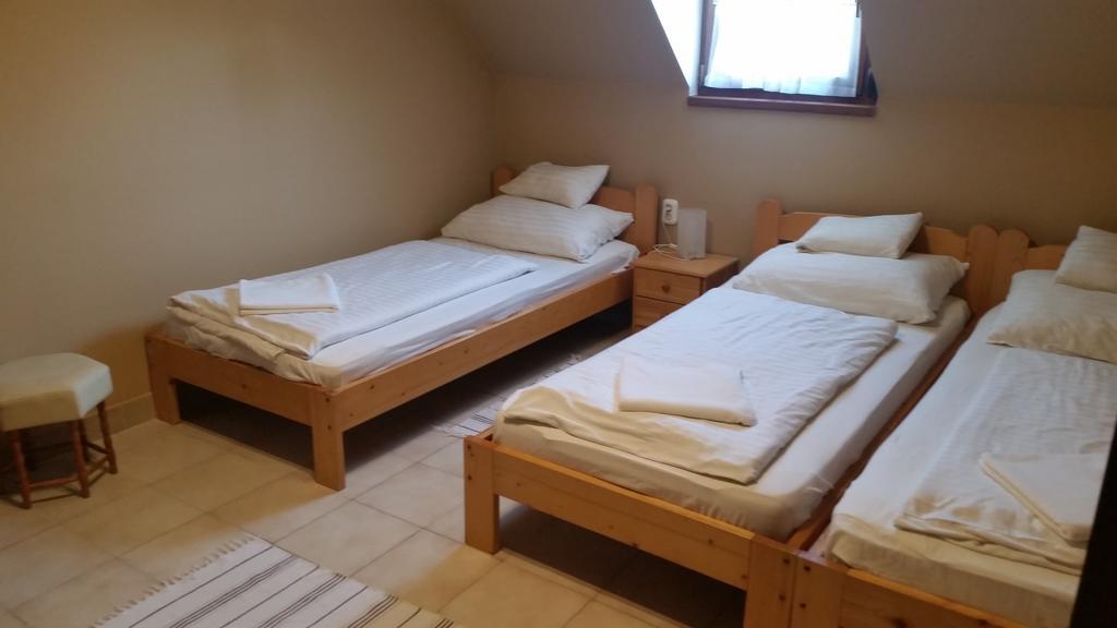 Szekely Vendeghaz Hotel Естергом Стая снимка